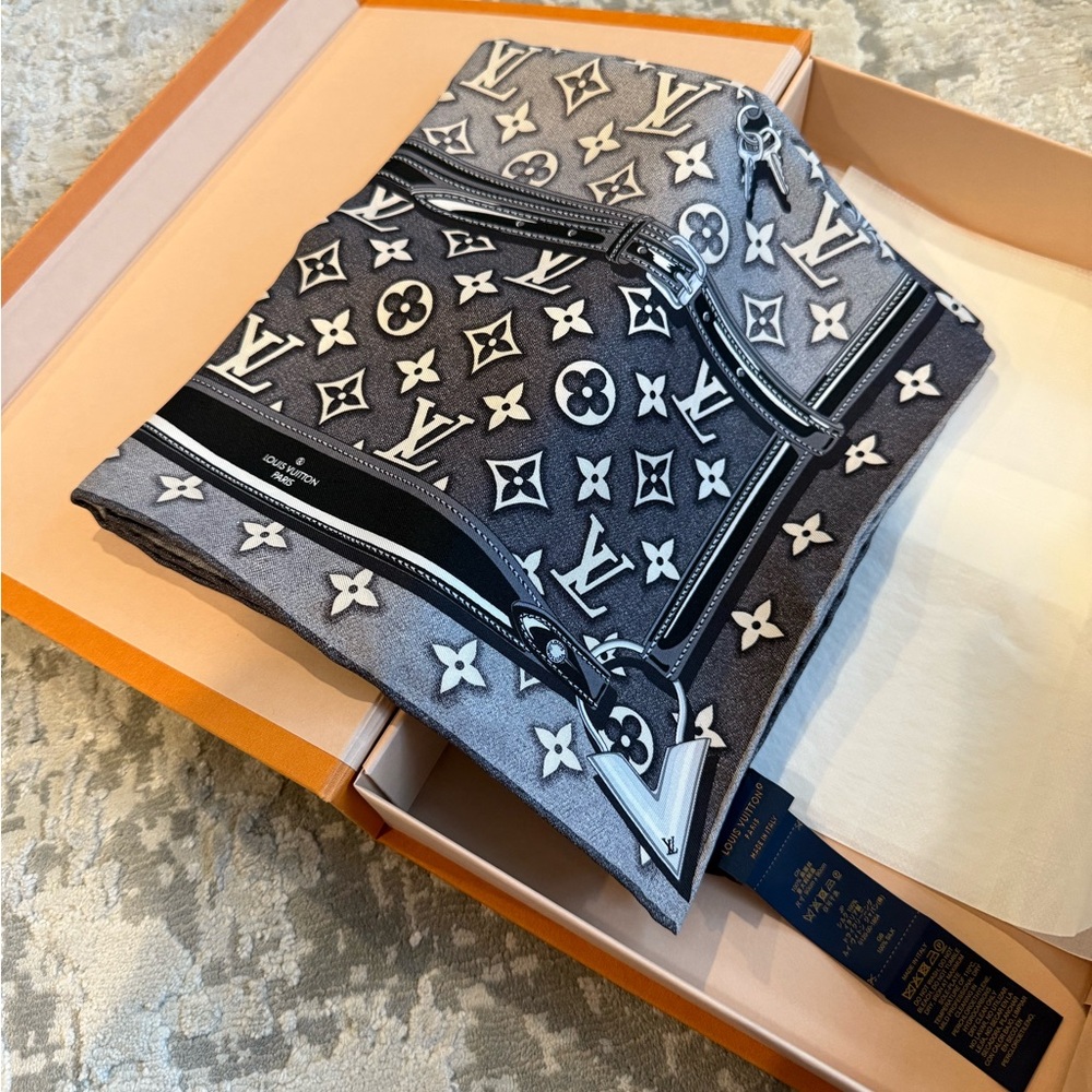 Louis Vuitton Gray Monogram Scarf